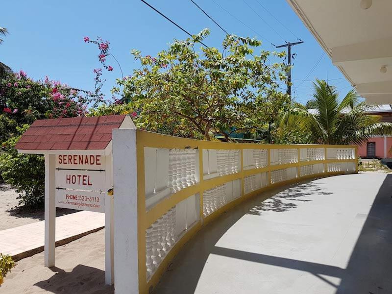 Serenade Hotel Placencia Exterior foto