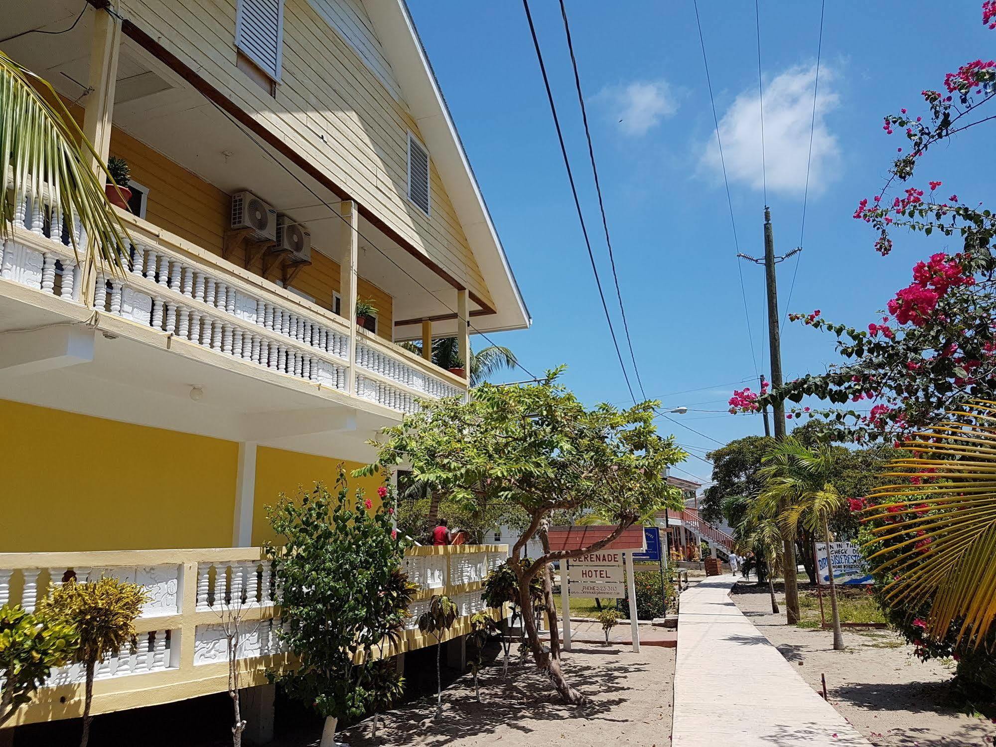 Serenade Hotel Placencia Exterior foto