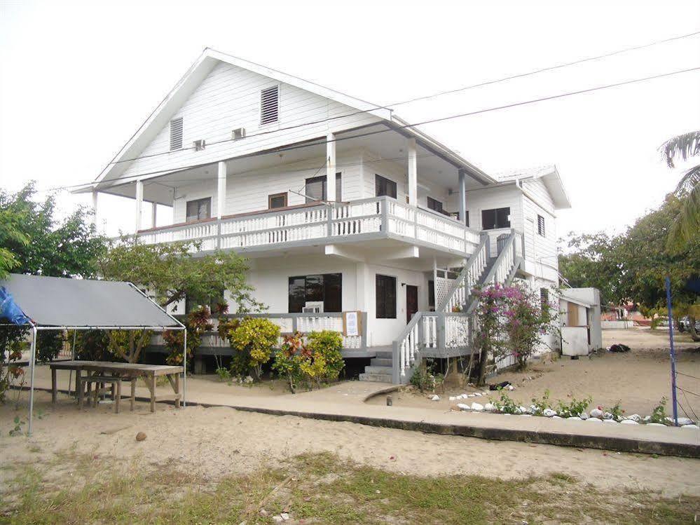 Serenade Hotel Placencia Exterior foto